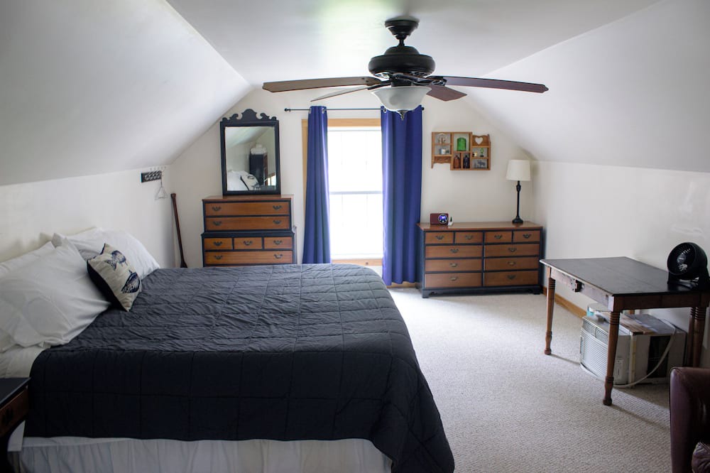 Photo of Bedroom in Oquossoc