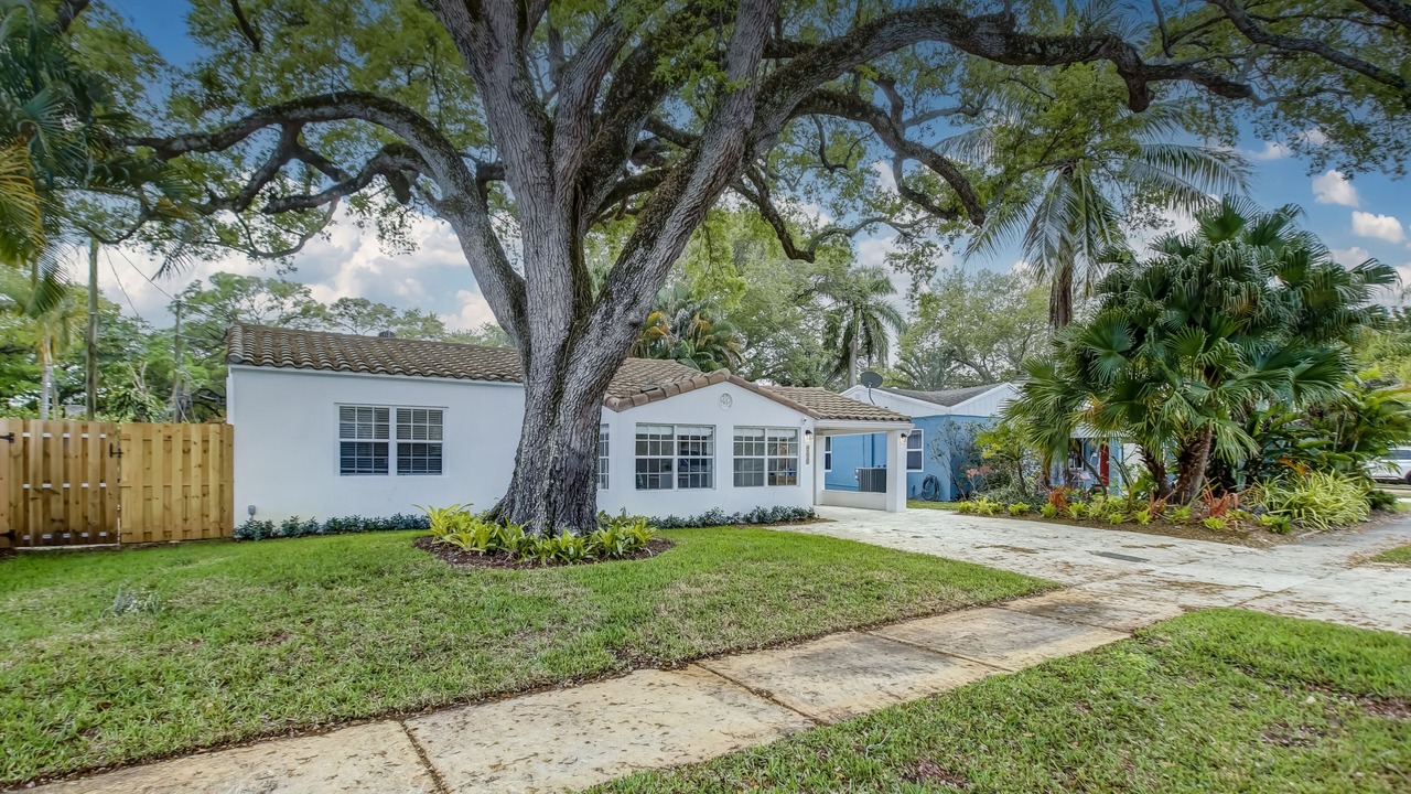 Photo of Outdoor in Citrus Isles