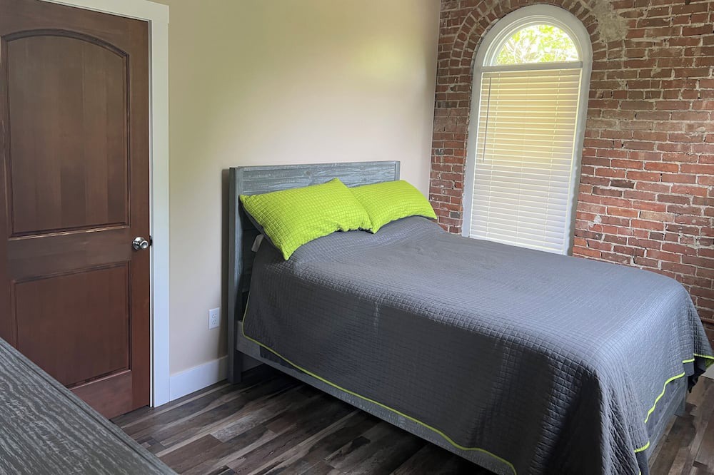 Photo of Bedroom in Montour Falls