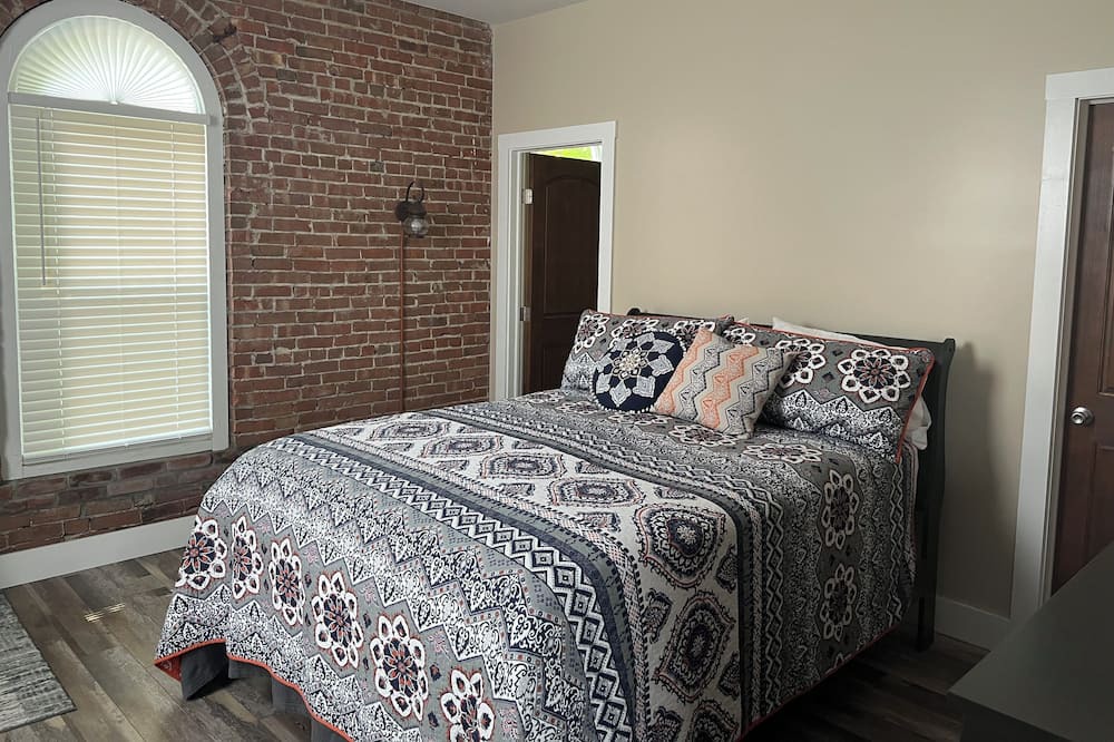 Photo of Bedroom in Montour Falls