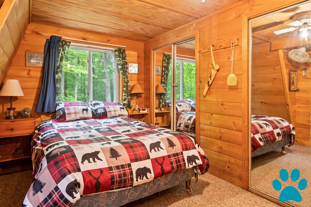 Photo of Bedroom in Scottsburg