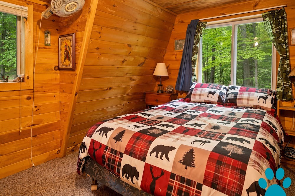 Photo of Bedroom in Scottsburg