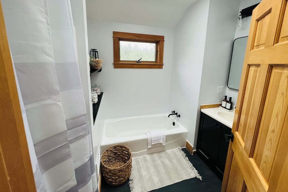 Photo of Bathroom in Brooksville
