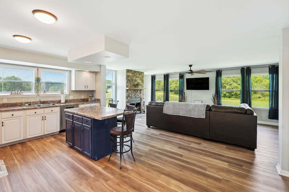 Photo of Livingroom in Chandlers Valley