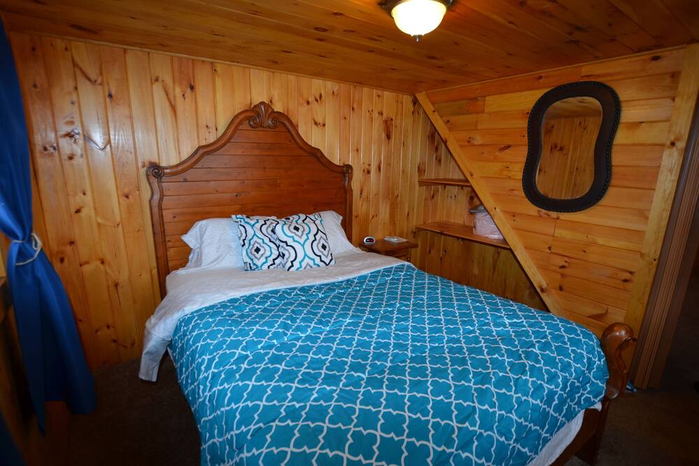Photo of Bedroom in Hammondsport