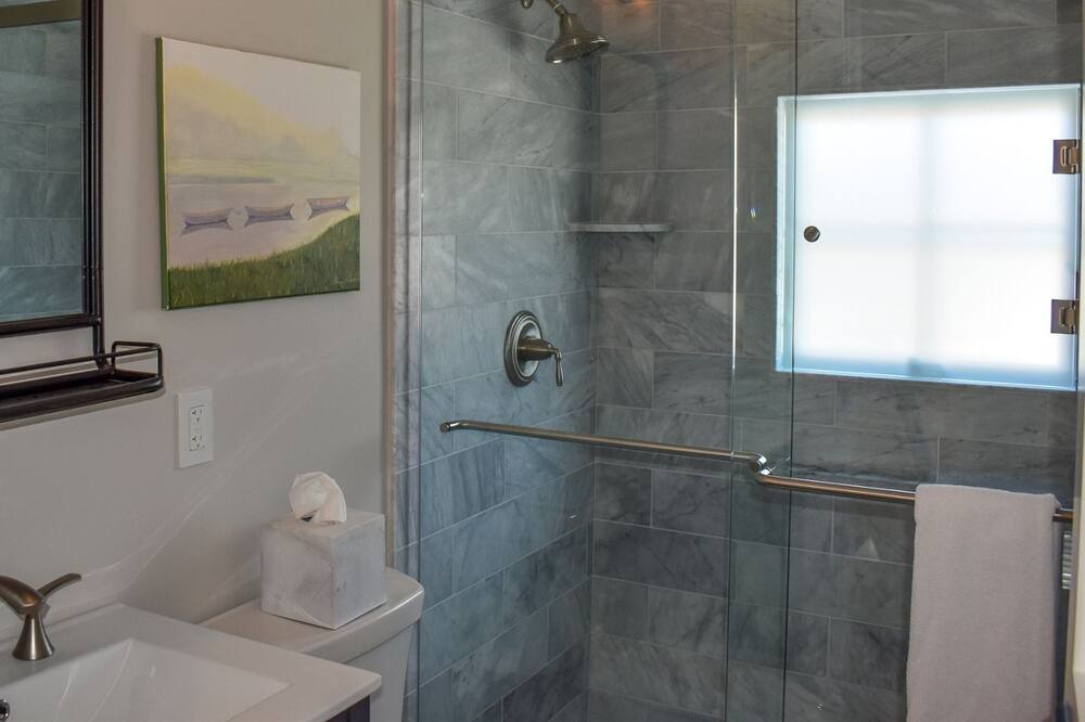 Photo of Bathroom in Cape Porpoise