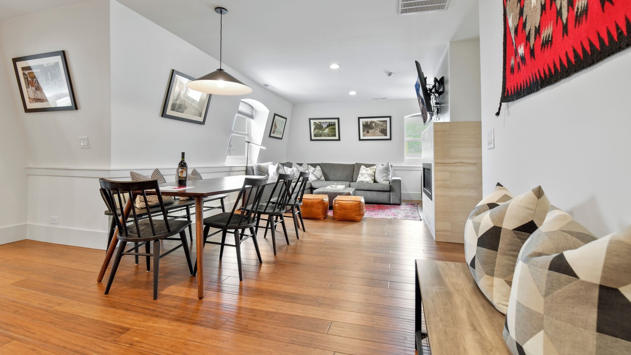 Photo of Livingroom in North Park City