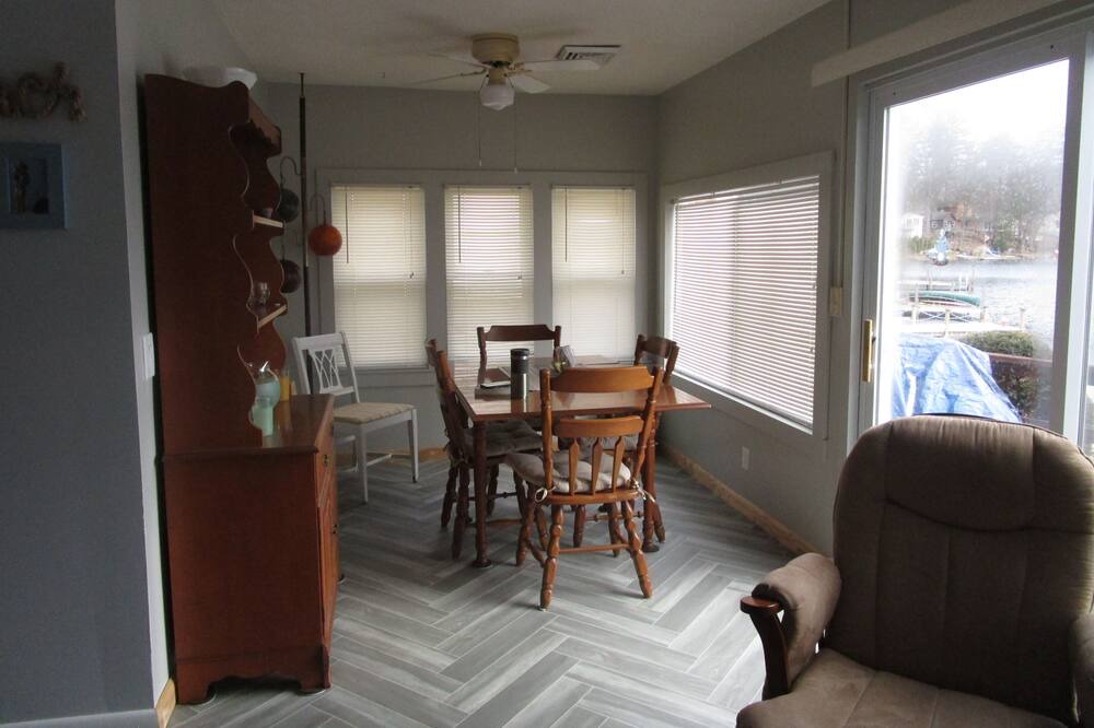 Photo of Livingroom in Lake George