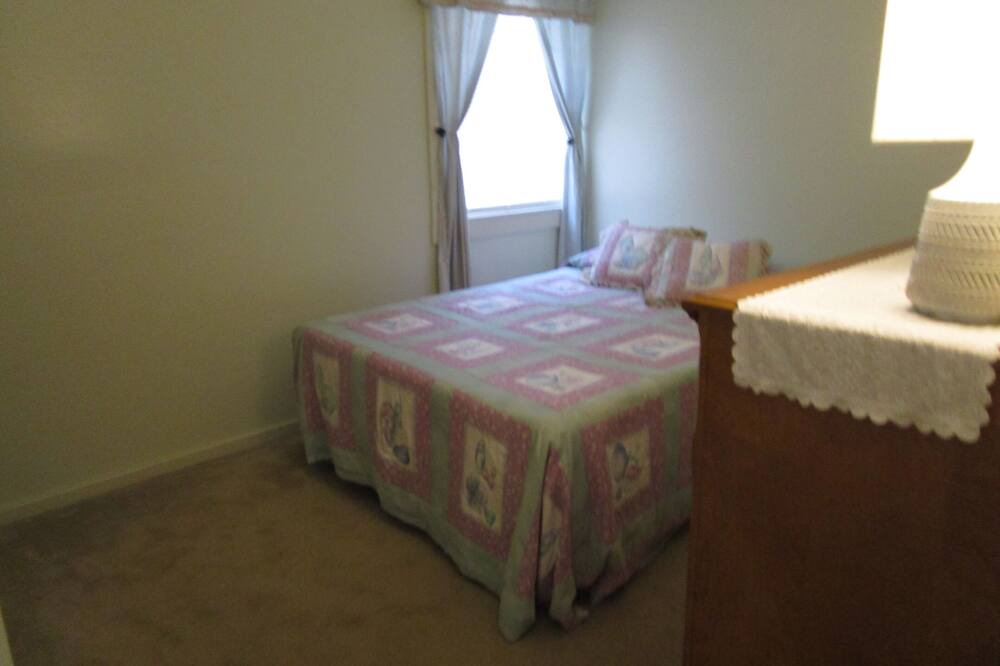 Photo of Bedroom in Lake George