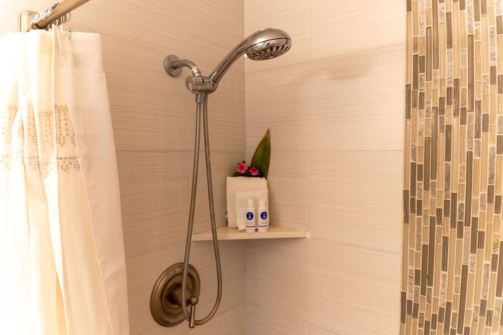 Photo of Bathroom in Napili