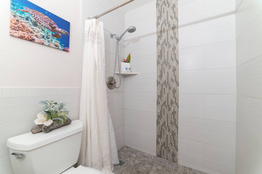 Photo of Bathroom in Napili
