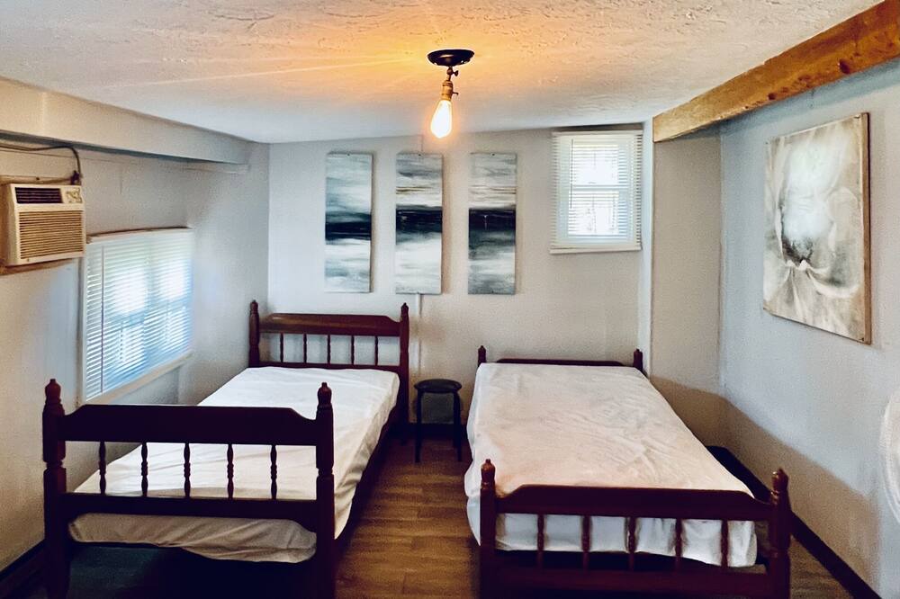 Photo of Bedroom in Tidioute