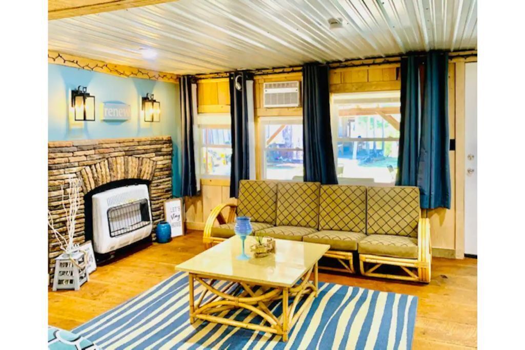 Photo of Livingroom in Tidioute