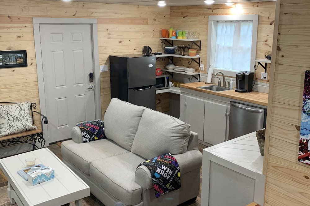 Photo of Livingroom in Mountainburg