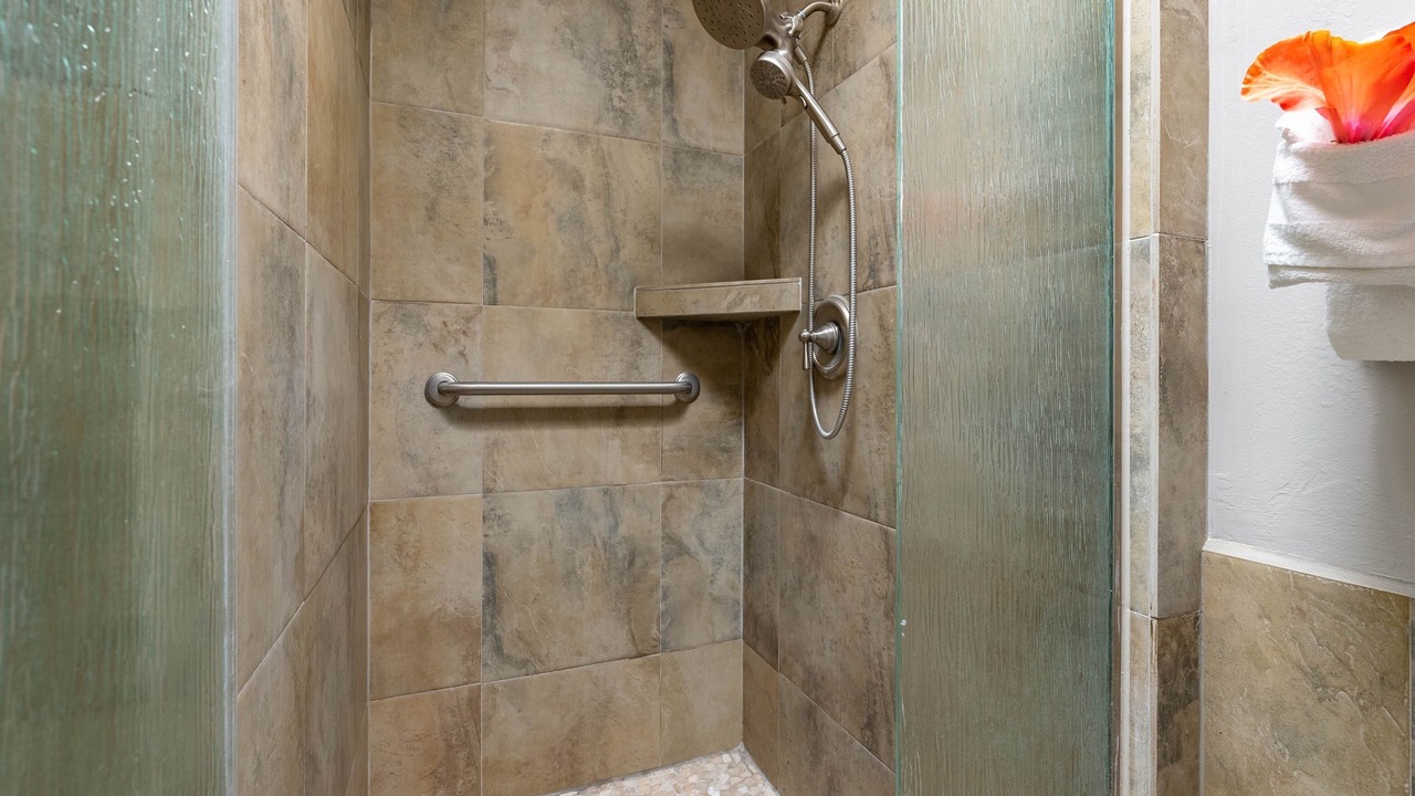 Photo of Bathroom in Kahana