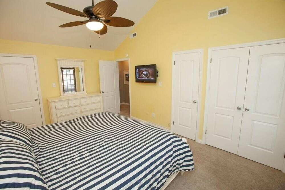 Photo of Bedroom in Northwest