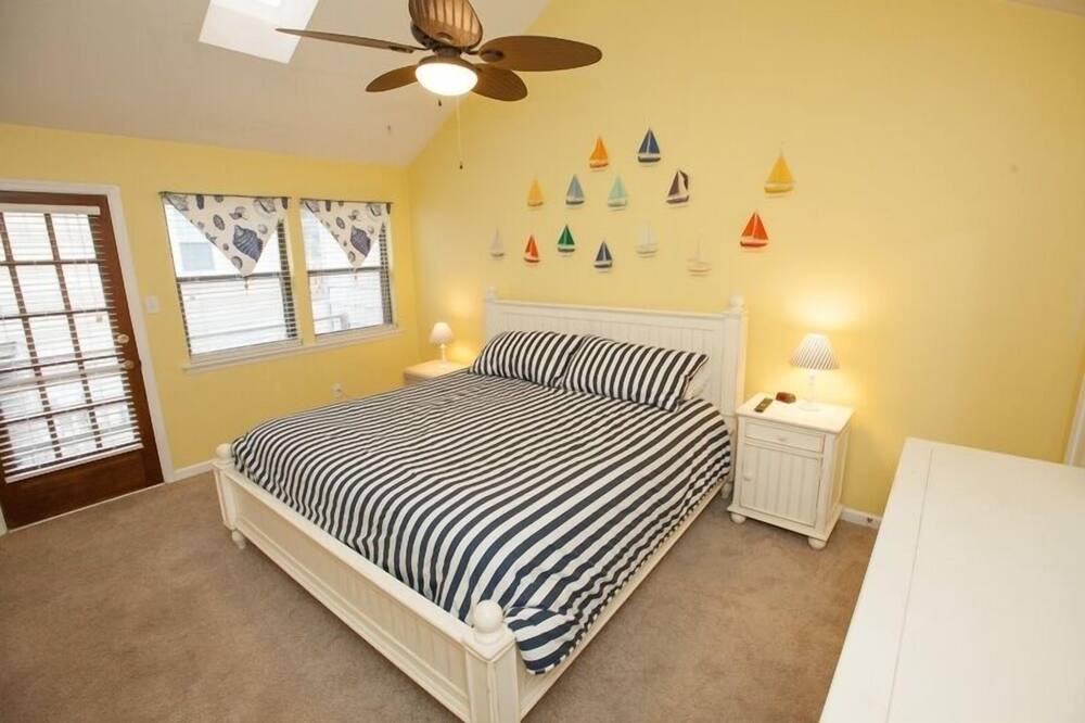 Photo of Bedroom in Northwest