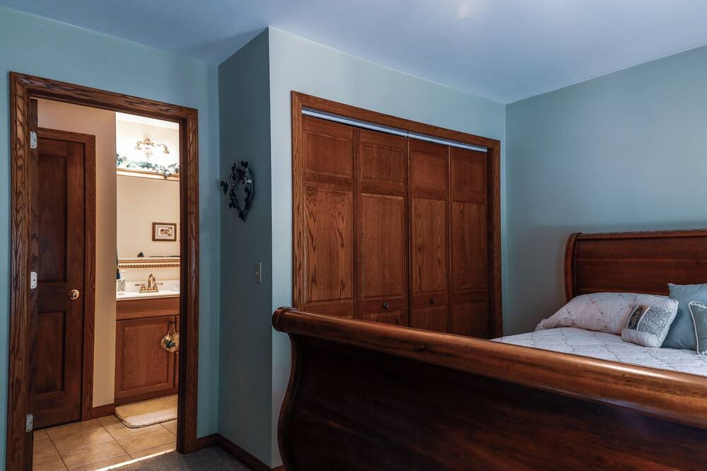 Photo of Bedroom in McKean