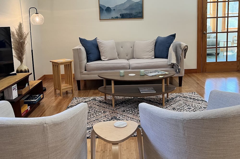 Photo of Livingroom in Brooksville