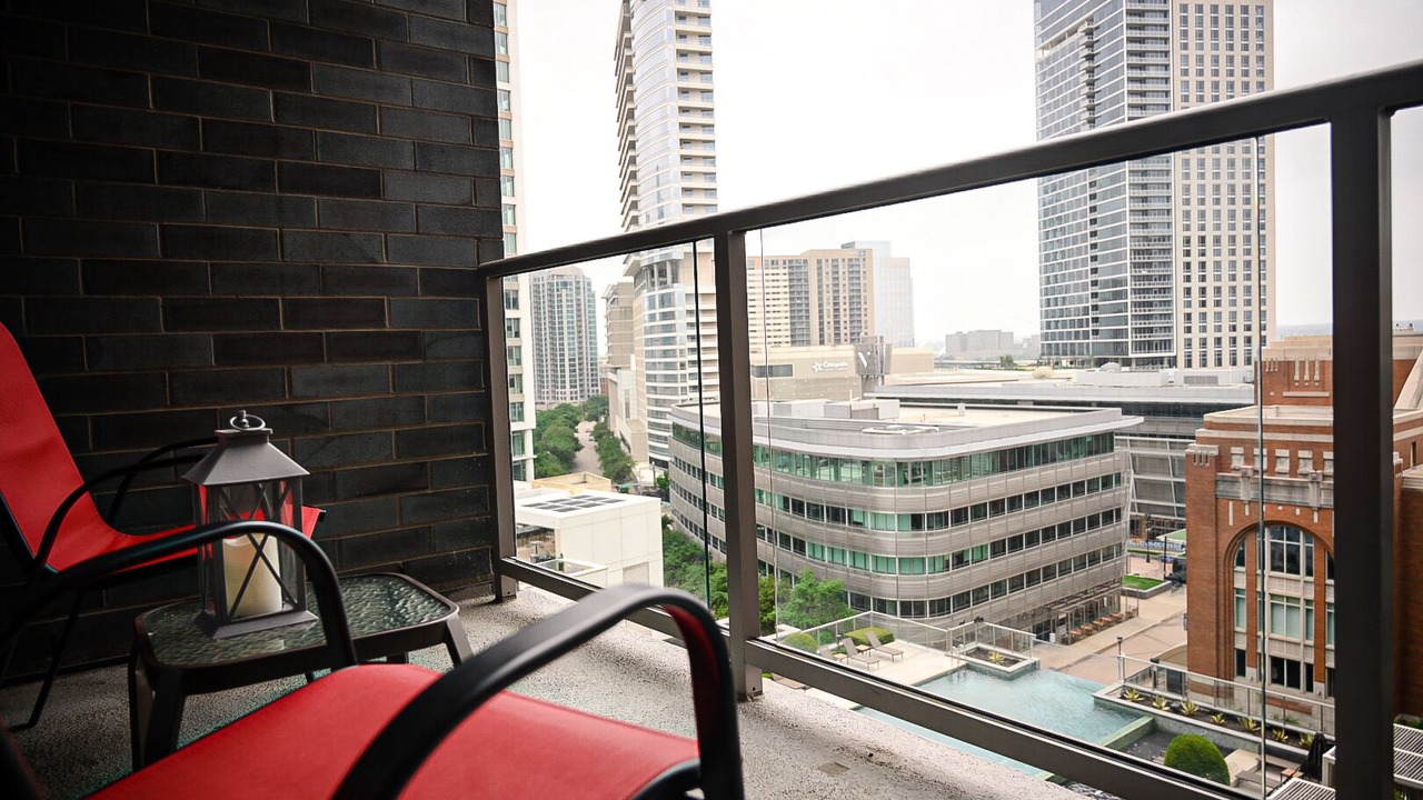 Photo of Outdoor in Uptown