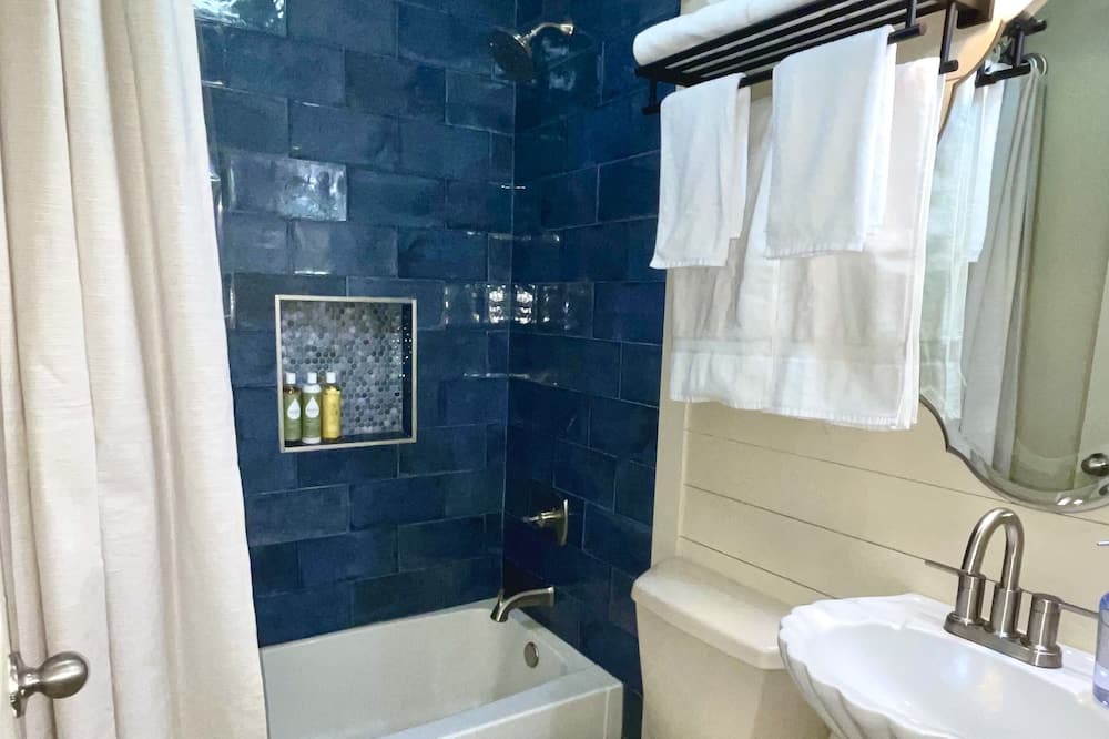 Photo of Bathroom in Park Hill