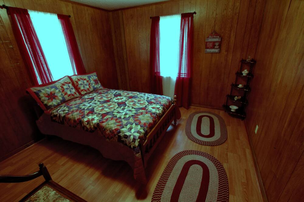 Photo of Bedroom in Quinlan