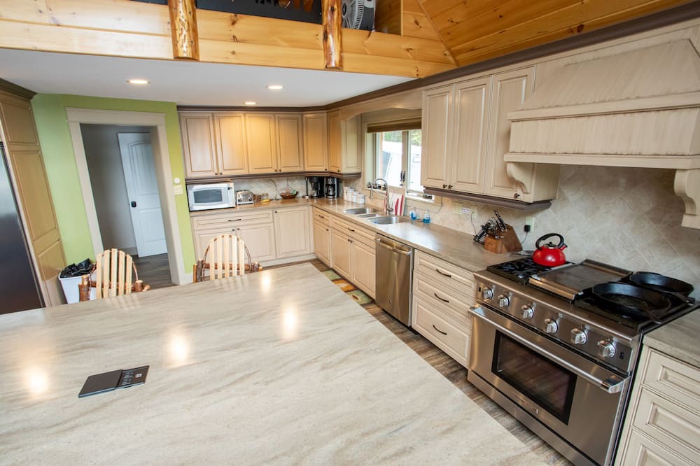Photo of Kitchen in Saint David