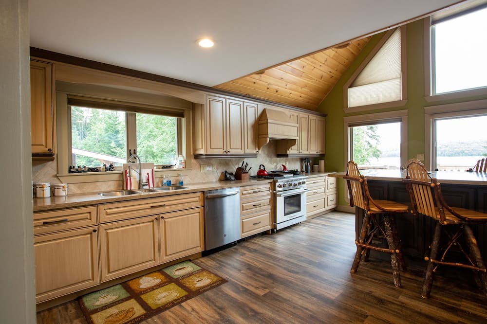 Photo of Kitchen in Saint David