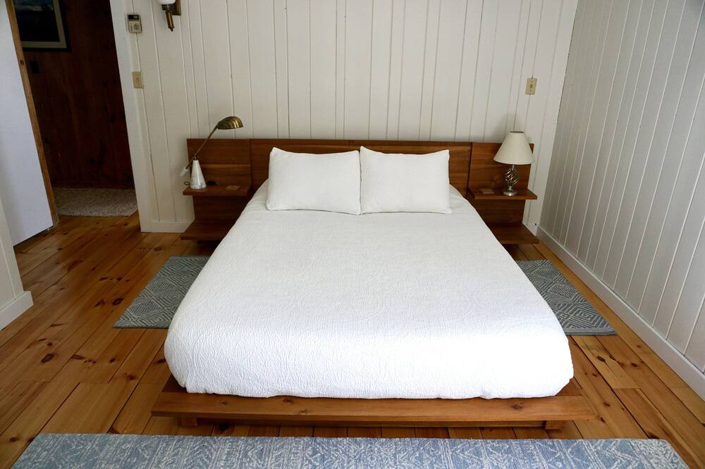 Photo of Bedroom in Bolton Landing