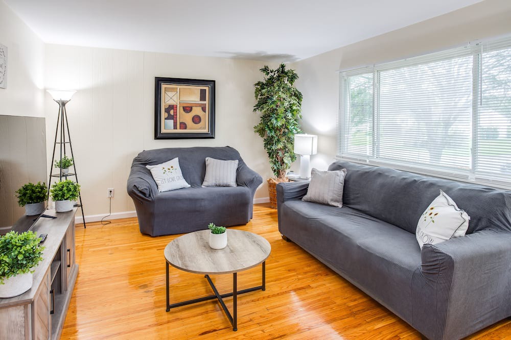 Photo of Livingroom in Rochester