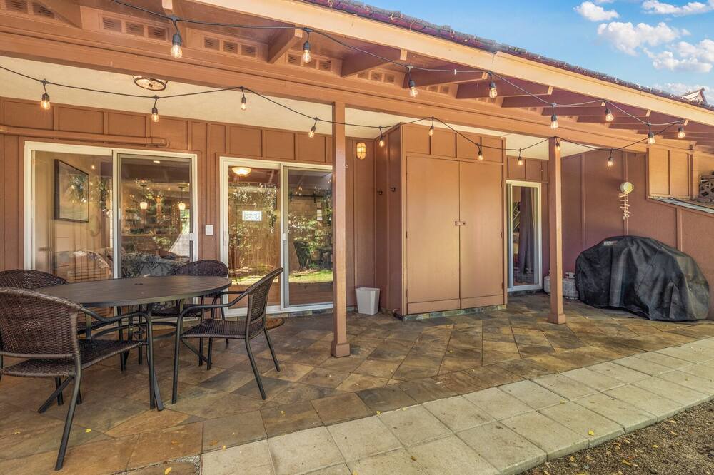 Photo of Patio Balcony in Downtown Lahaina