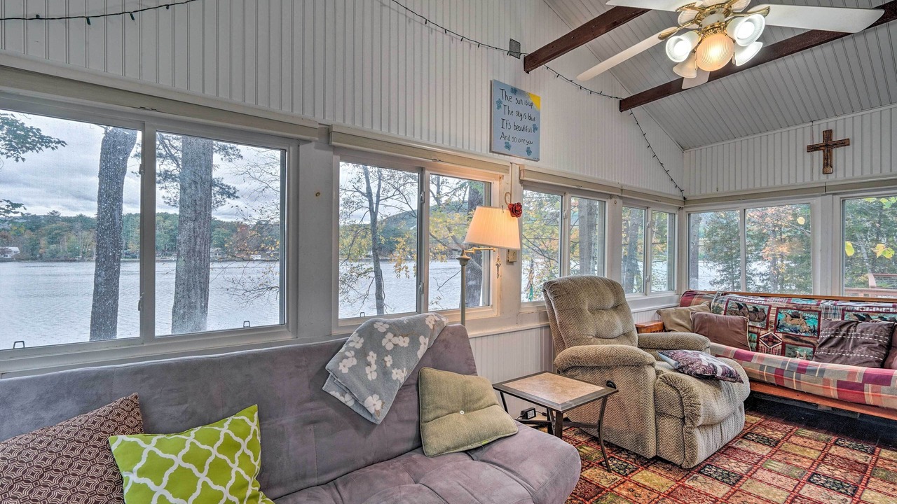 Photo of Livingroom in Queensbury
