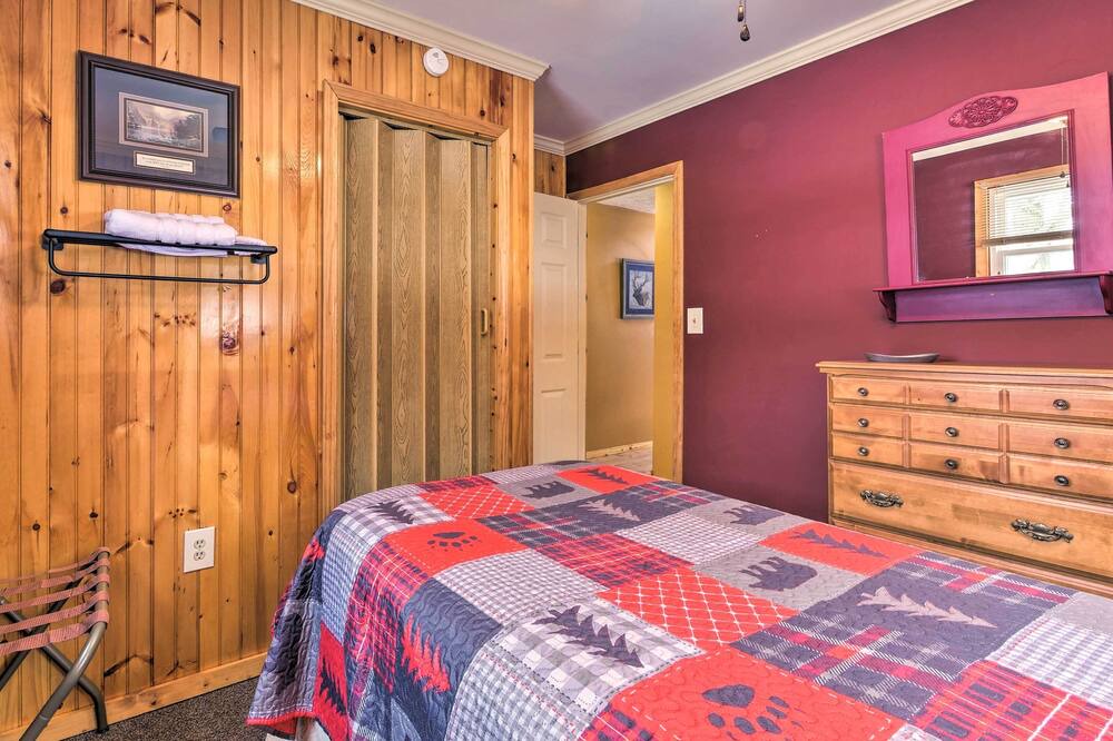 Photo of Bedroom in Pymatuning Central