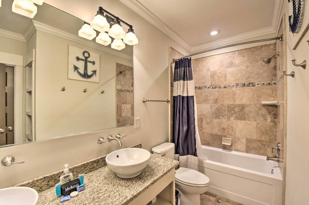 Photo of Bathroom in Gumlog