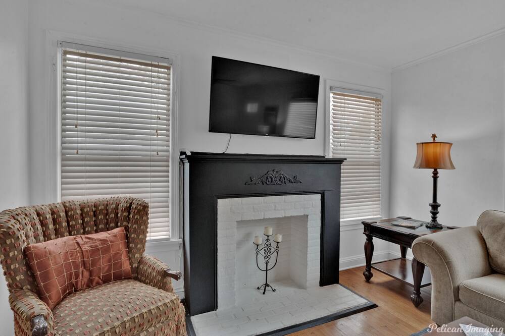 Photo of Livingroom in Broadmoor