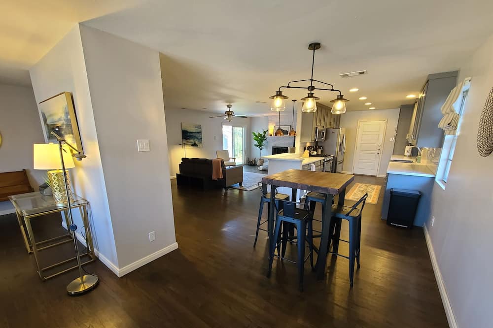 Photo of Livingroom in White Rock Hills
