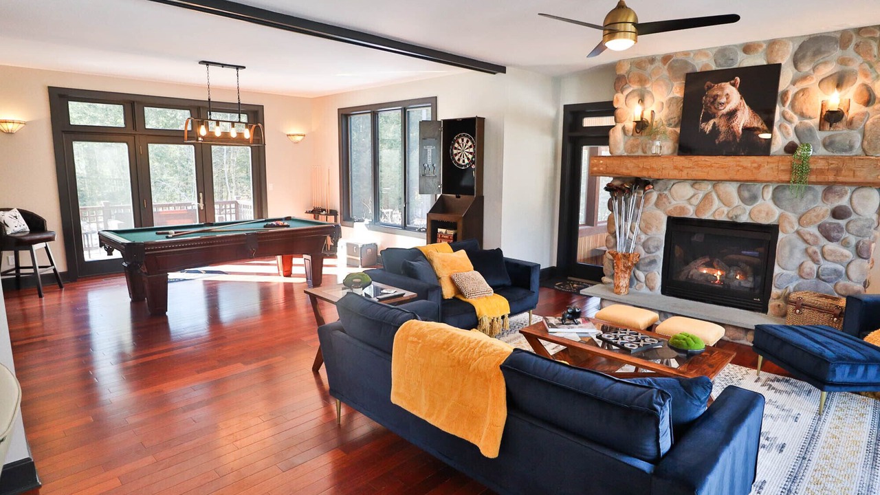 Photo of Livingroom in Bolton Landing