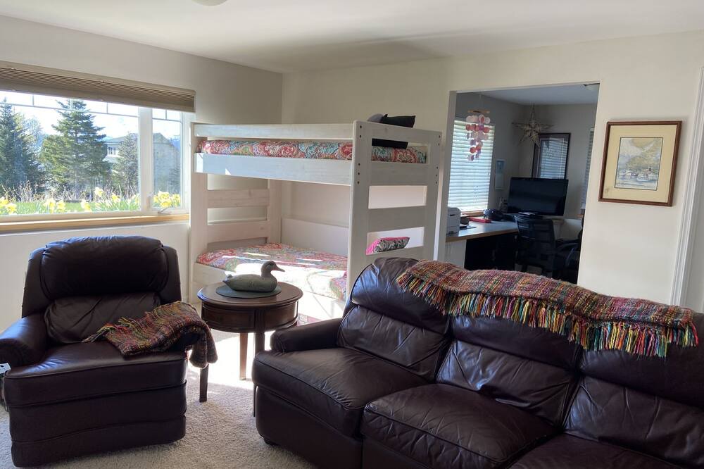 Photo of Bedroom in Kachemak