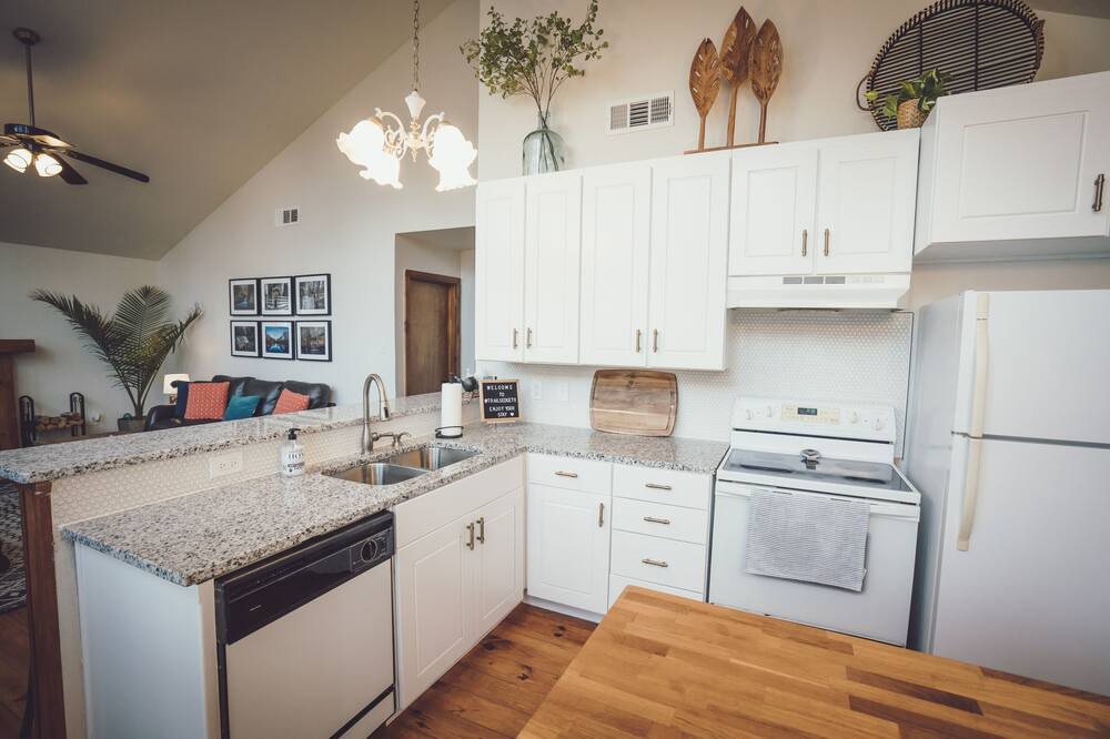 Photo of Kitchen in Holly Lake Ranch