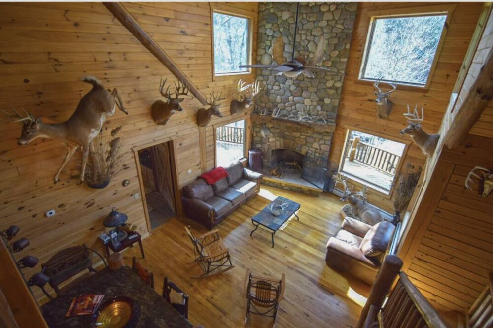 Photo of Livingroom in Russell