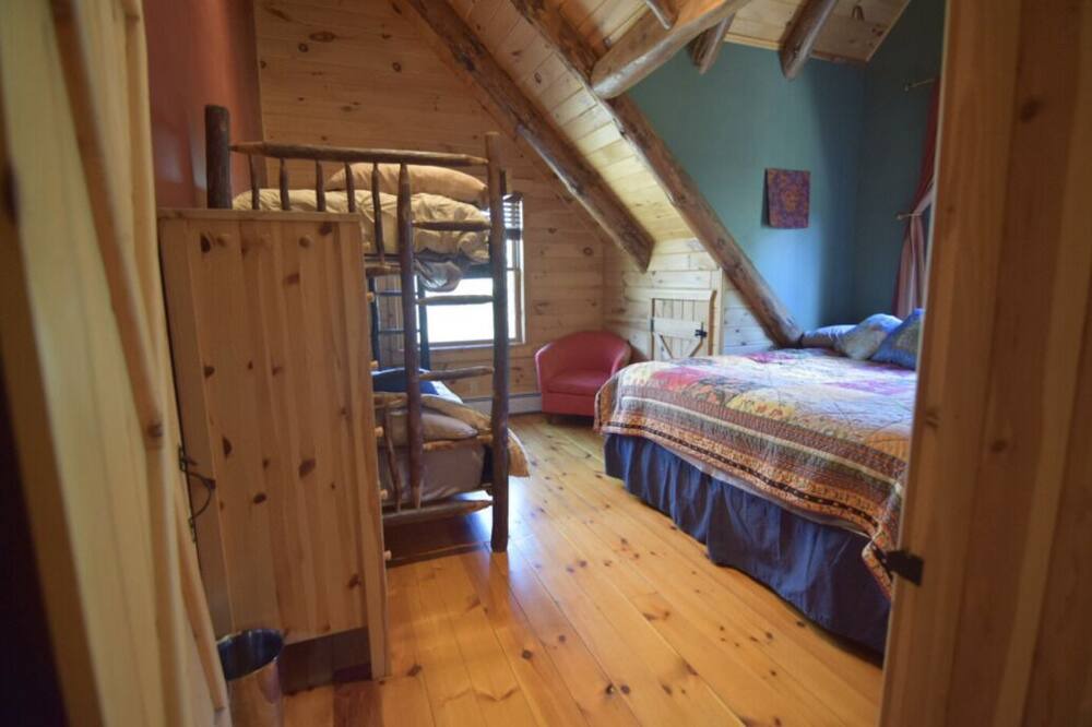 Photo of Bedroom in Russell