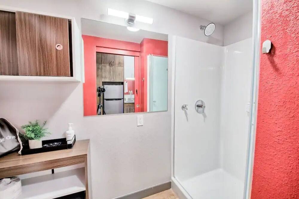 Photo of Bathroom in University District