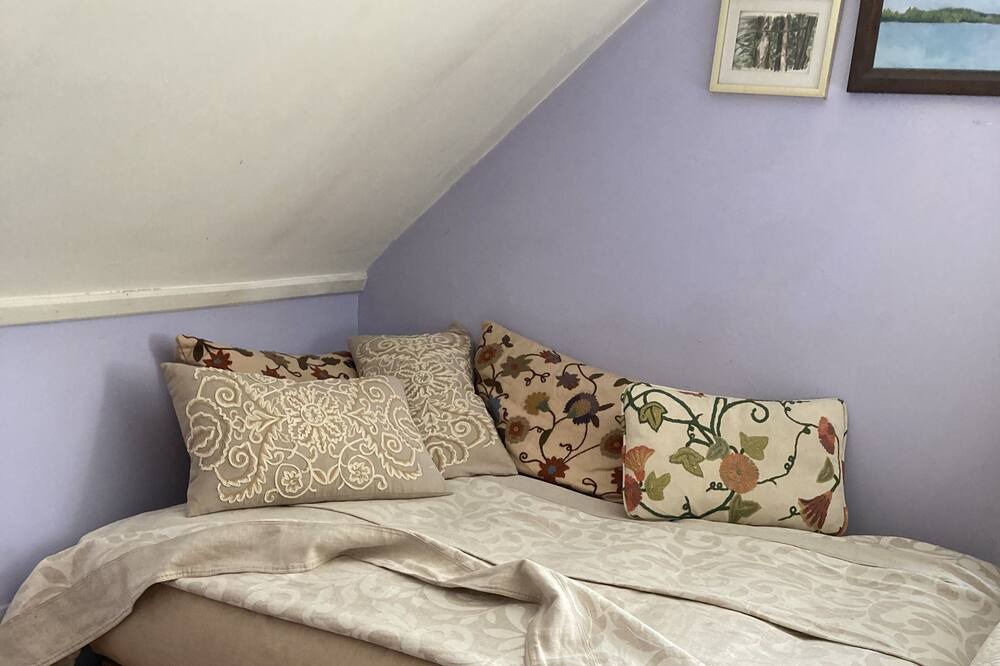 Photo of Bedroom in Loveitts Field