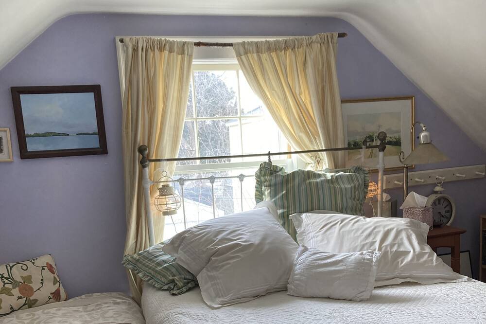 Photo of Bedroom in Loveitts Field