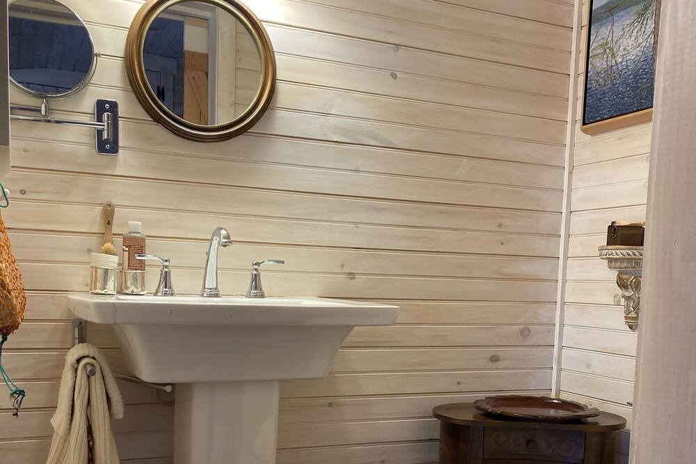 Photo of Bathroom in Loveitts Field