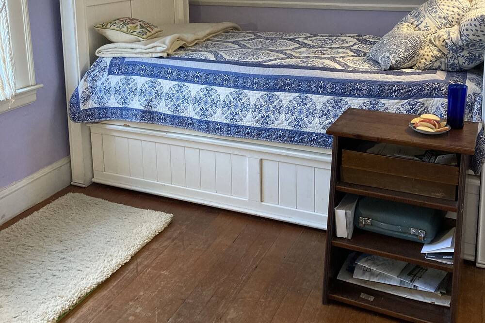 Photo of Bedroom in Loveitts Field