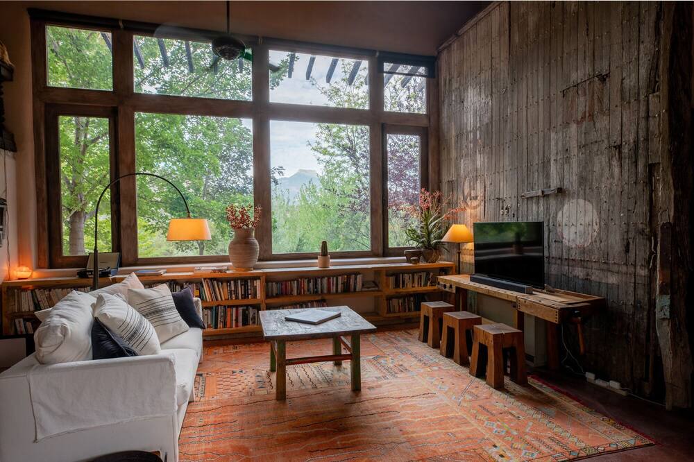 Photo of Livingroom in Canones