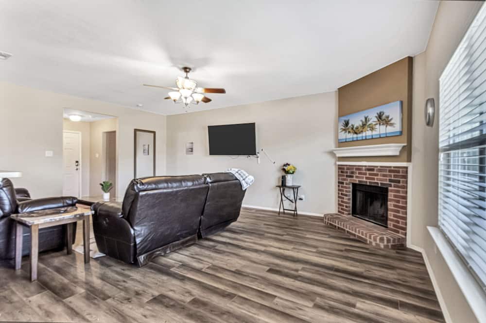 Photo of Bedroom in Royse City