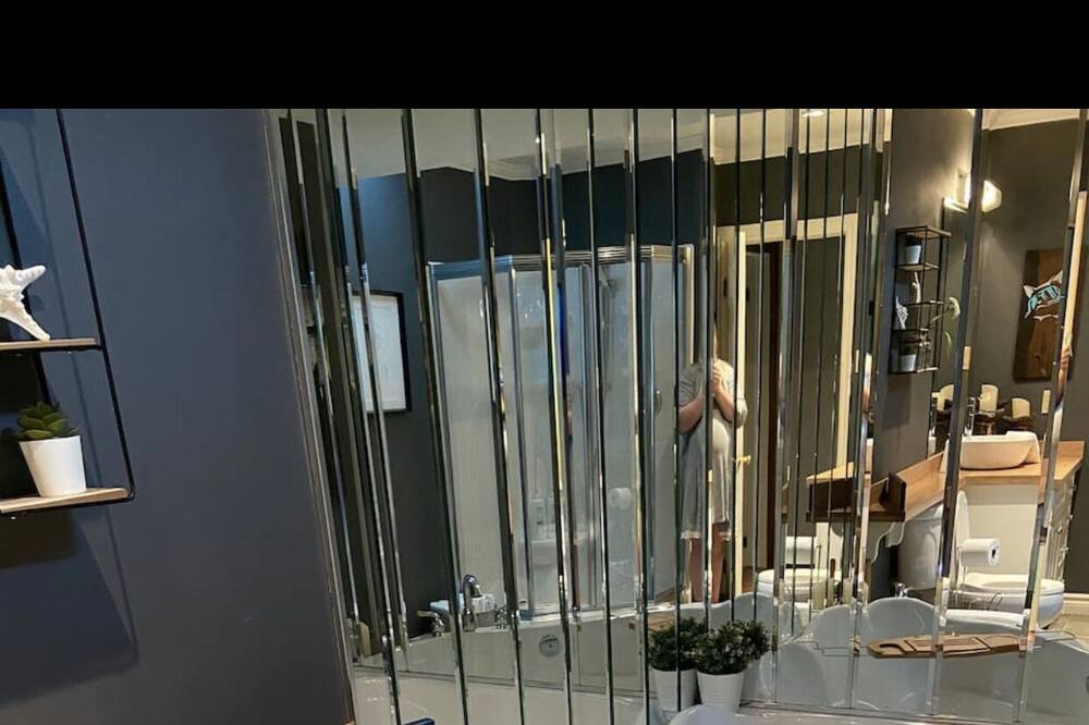 Photo of Bathroom in Virgil
