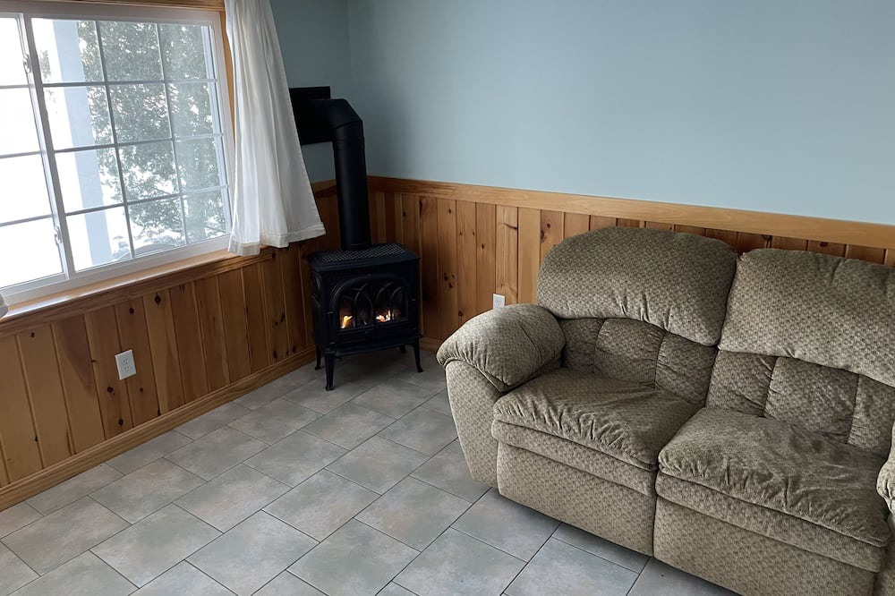 Photo of Livingroom in Otis